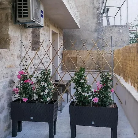 Stunning In Hvar With Wifi * フヴァル