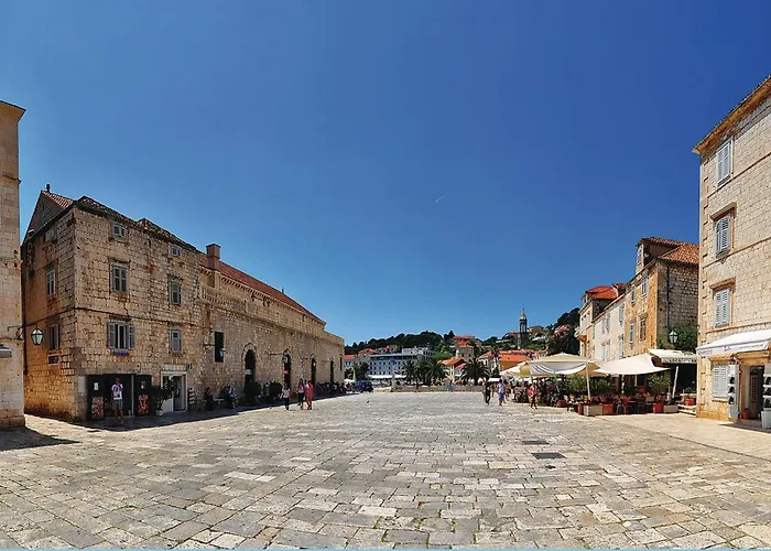 Stunning In Hvar With Wifi フヴァル