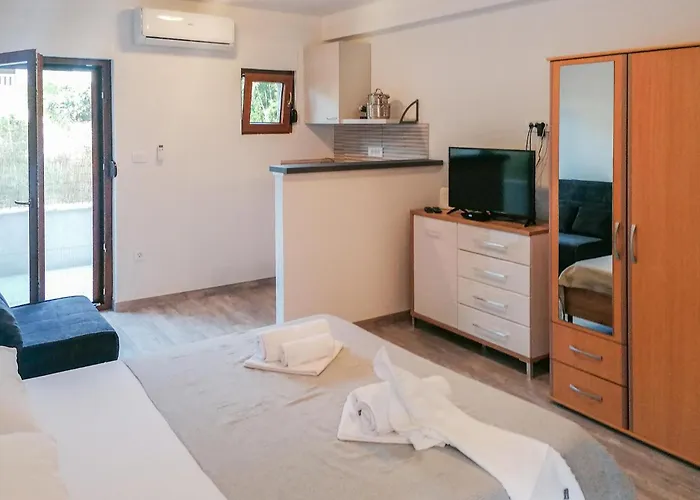 Stunning In Hvar With Wifi Apartment *